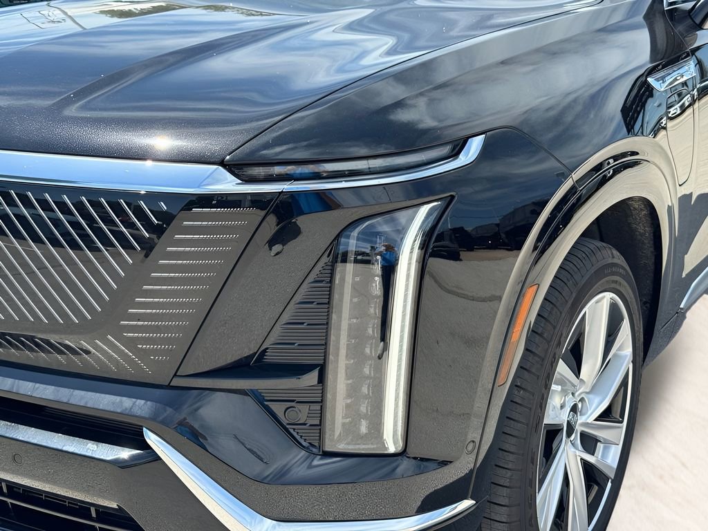 New 2026 Cadillac Vistiq Luxury AWD/4WD image 4