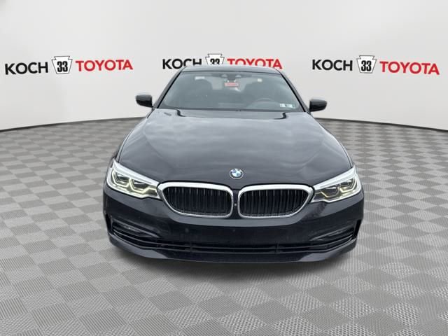 Used 2017 BMW 540i xDrive image 2