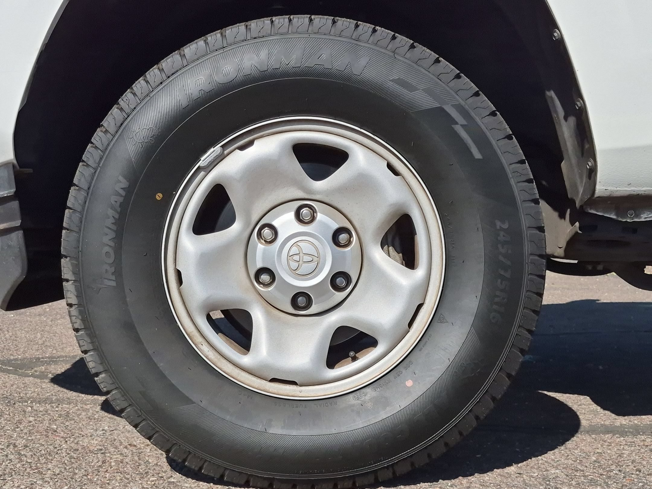 Used 2021 Toyota Tacoma SR5 RWD image 9