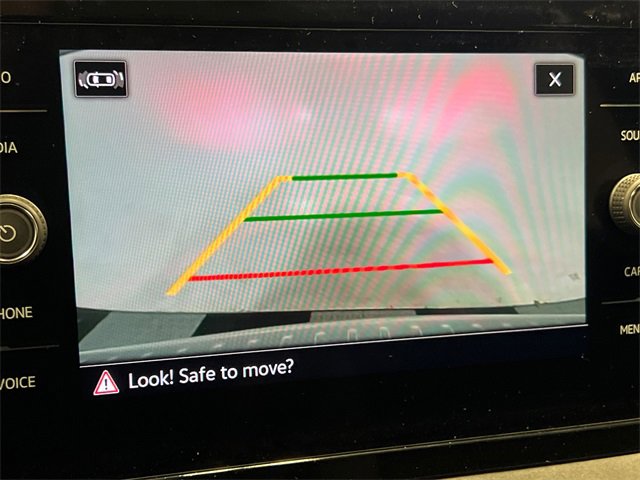 New 2026 Volkswagen Taos SE image 17