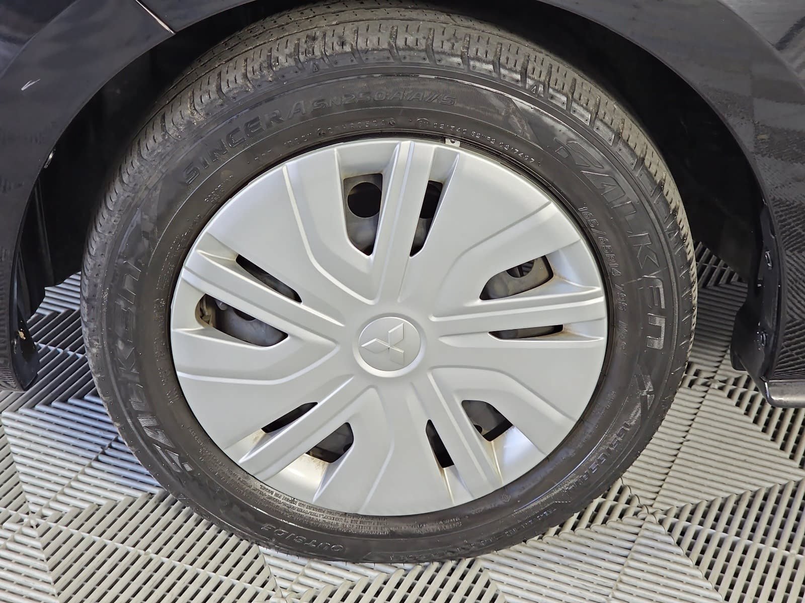 Used 2024 Mitsubishi Mirage ES FWD image 10