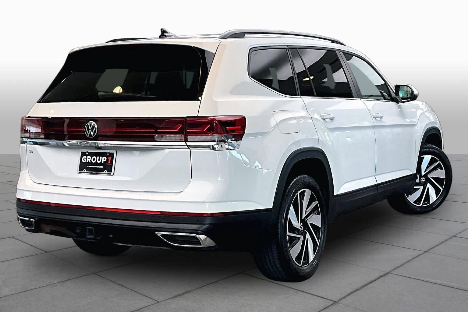 Used 2024 Volkswagen Atlas SE FWD image 13