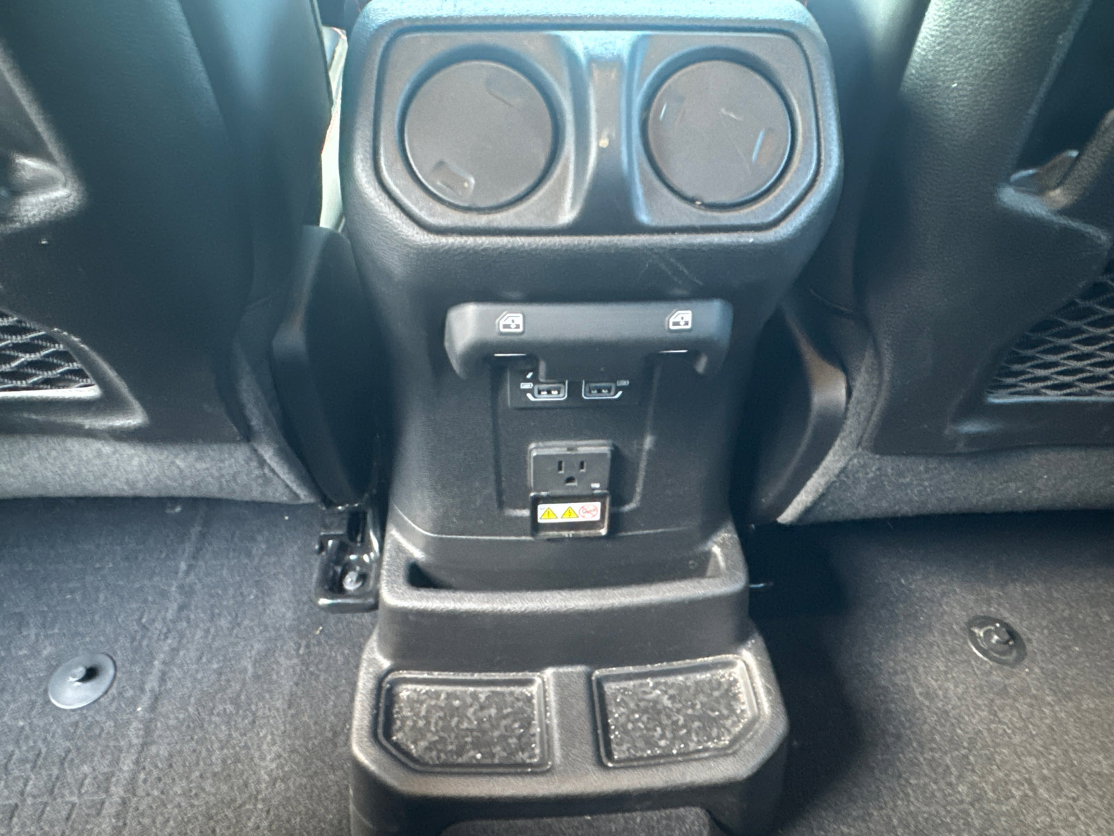 Used 2025 Jeep Wrangler Unlimited Rubicon AWD/4WD image 21