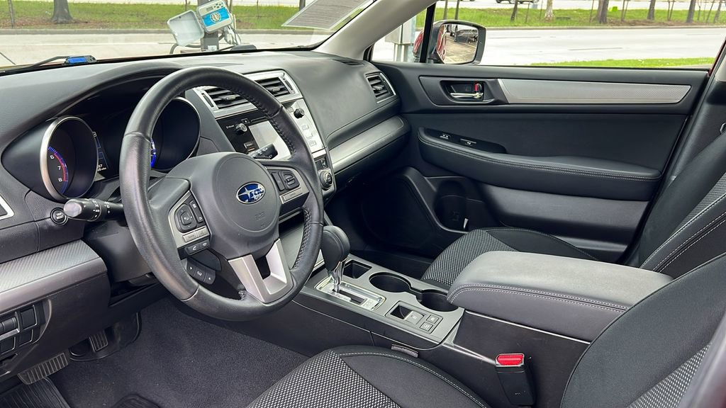 Used 2017 Subaru Outback 2.5i Premium image 2