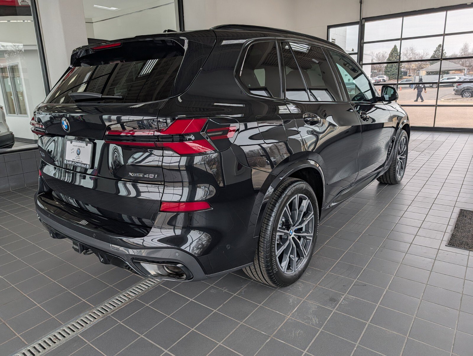 Used 2026 BMW X5 xDrive40i w/ M Sport Package image 2