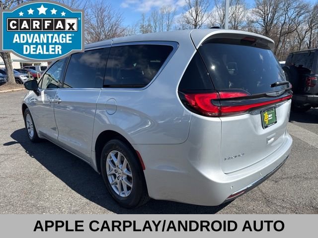 Used 2024 Chrysler Pacifica Touring-L FWD image 16