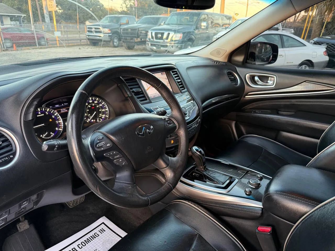 Used 2016 INFINITI QX60 3.5 Sport Utility 4D w/ Premium Plus Package image 16