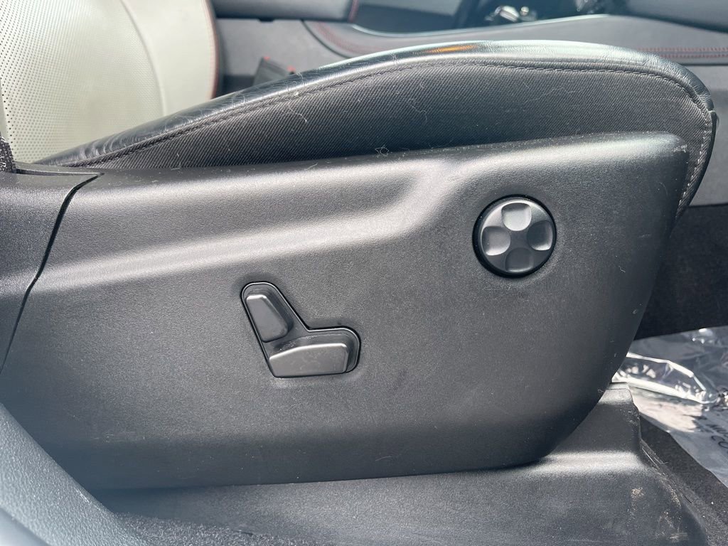 Used 2023 Dodge Durango GT image 25