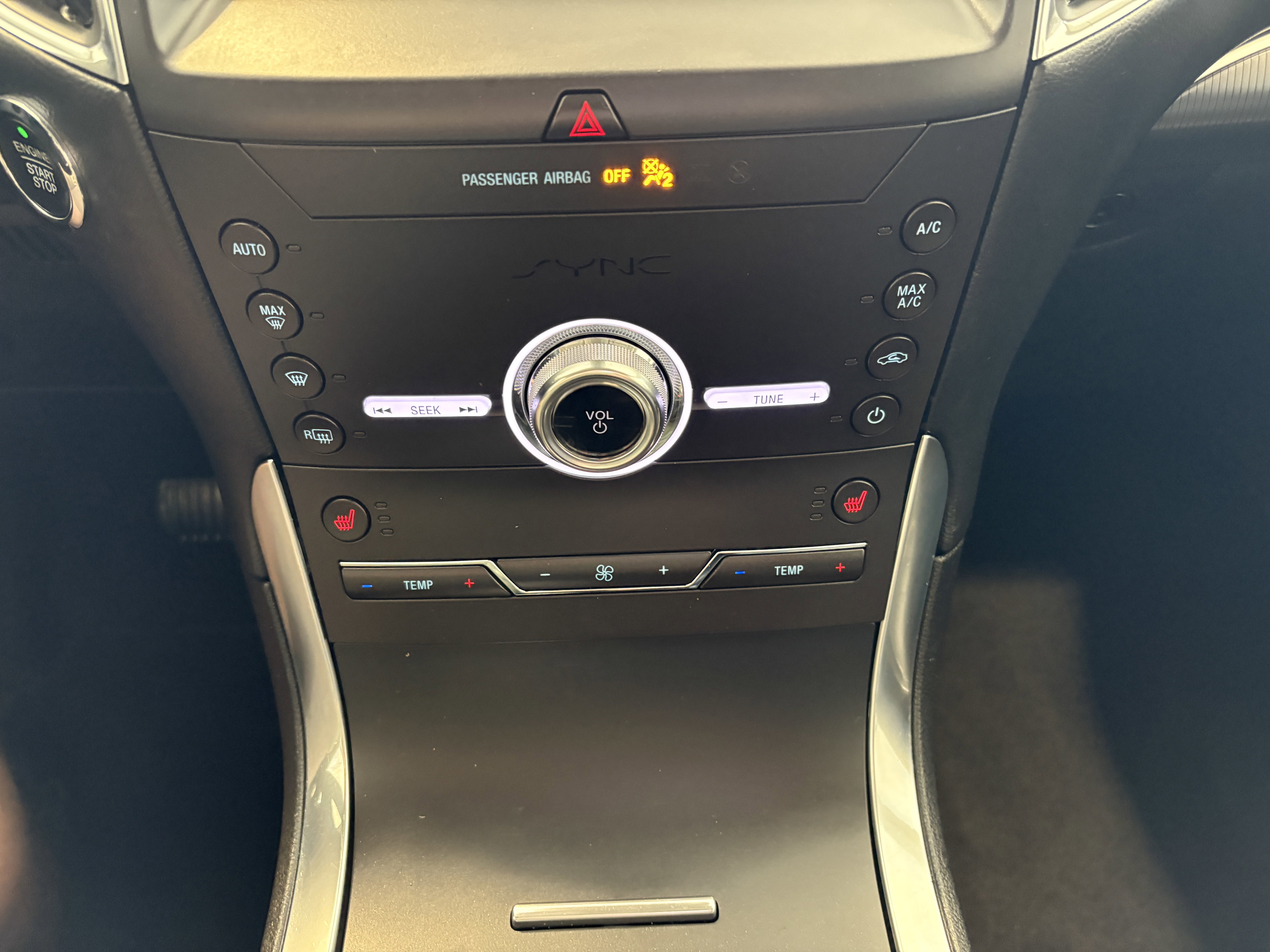 Used 2020 Ford Edge Titanium w/ Class II Trailer Tow Package image 18