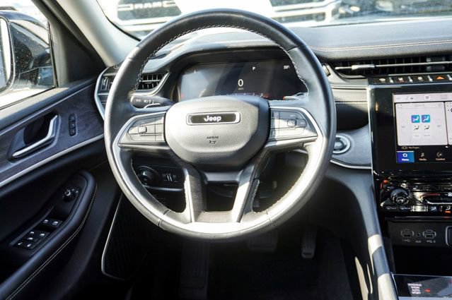 Used 2022 Jeep Grand Cherokee L Limited image 16