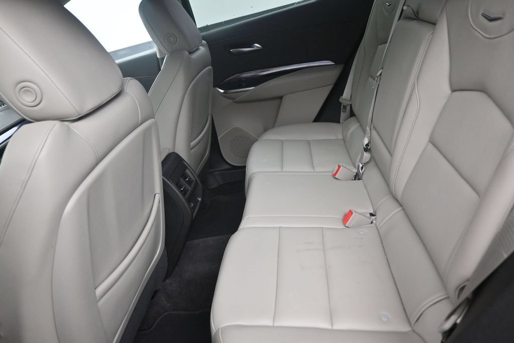 Used 2023 Cadillac XT4 Luxury FWD image 14