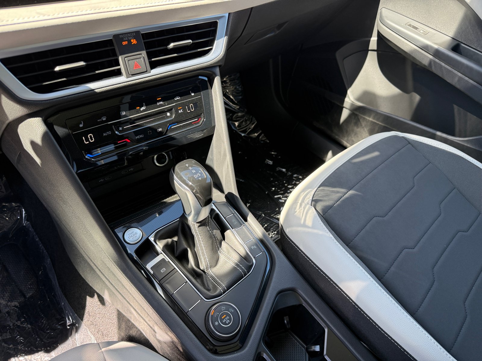 New 2026 Volkswagen Taos SE AWD/4WD image 13