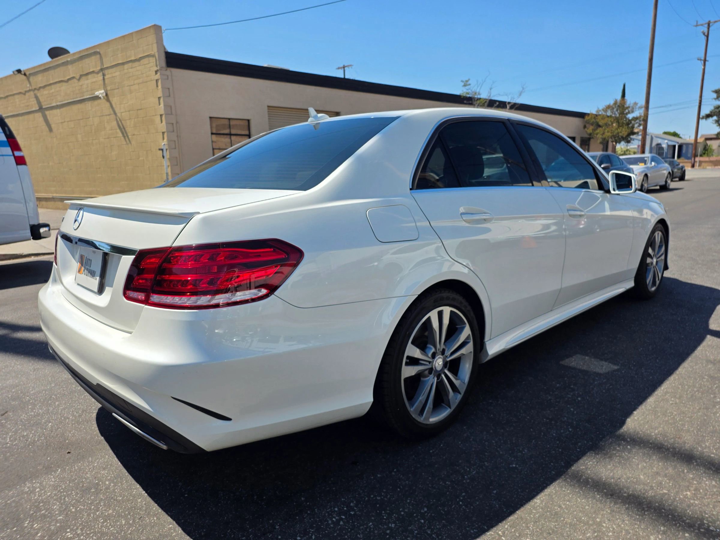 Used 2014 Mercedes-Benz E 350 Sedan image 3