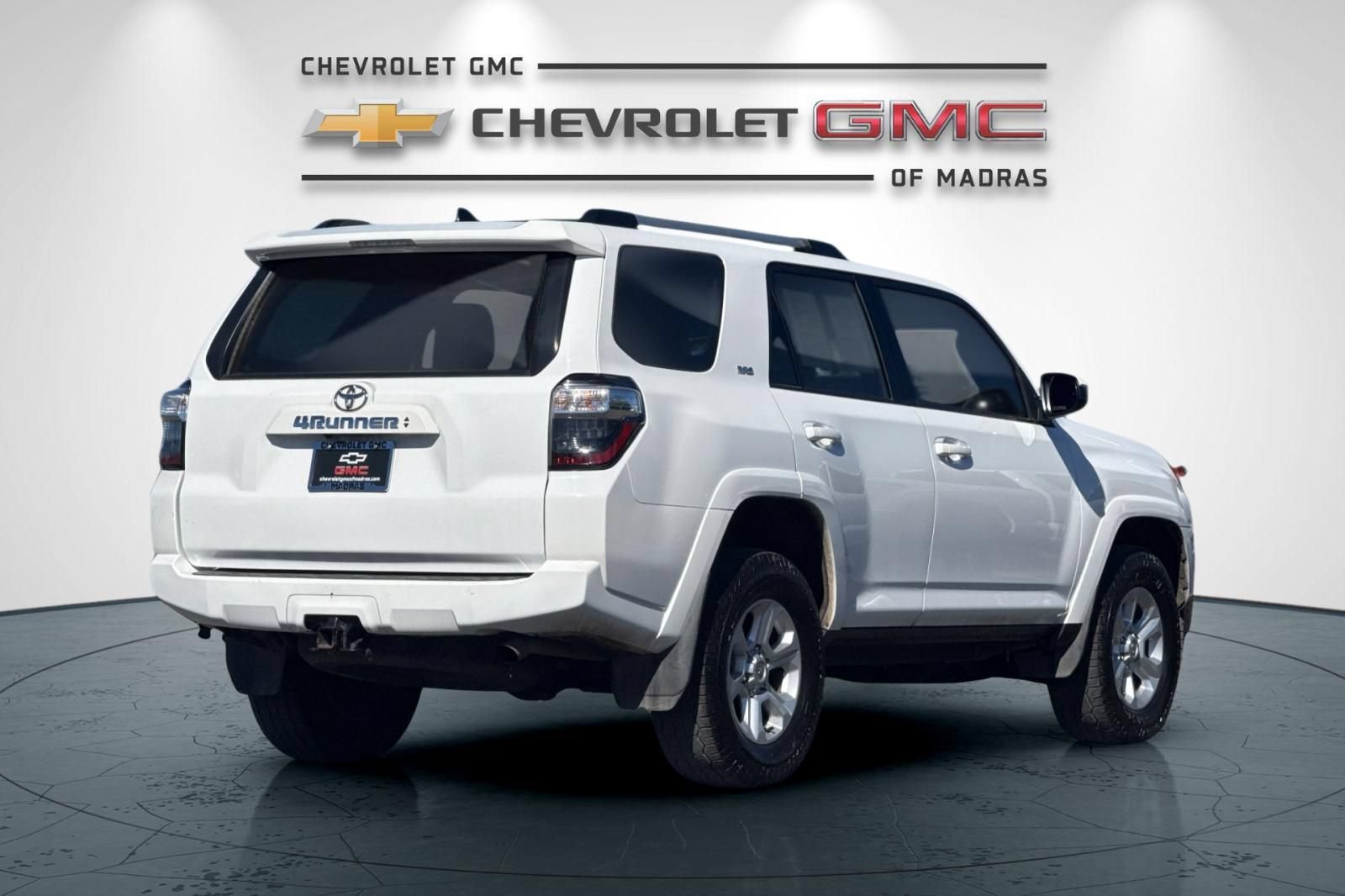 Used 2024 Toyota 4Runner SR5 AWD/4WD image 3