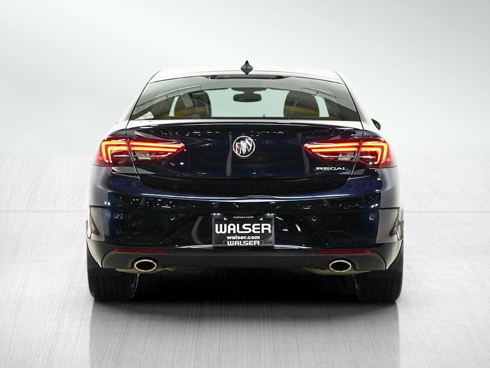 Used 2019 Buick Regal Avenir FWD image 4