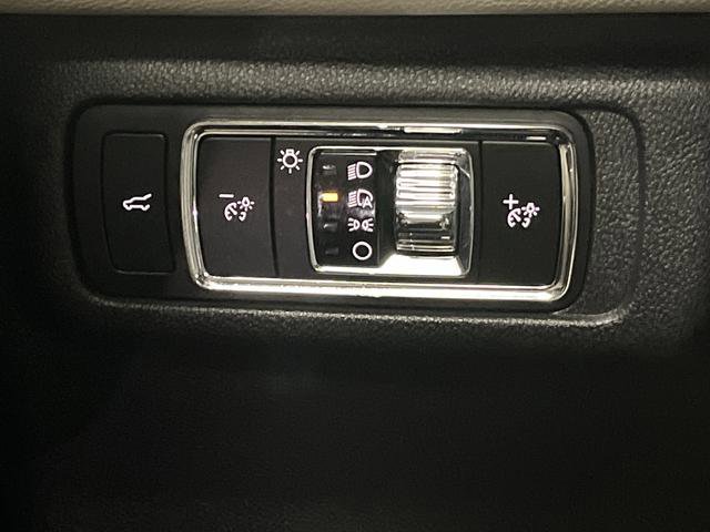 Used 2025 Lincoln Corsair Reserve w/ Towing Package image 24