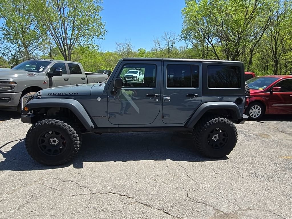 Used 2015 Jeep Wrangler Unlimited Rubicon w/ Connectivity Group image 3