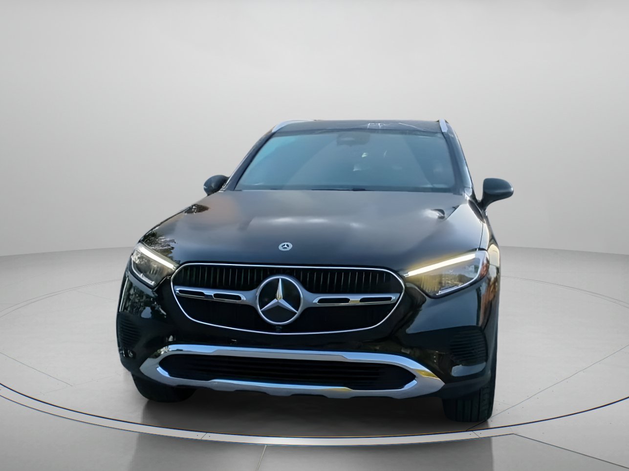 Used 2025 Mercedes-Benz GLC 300 image 8