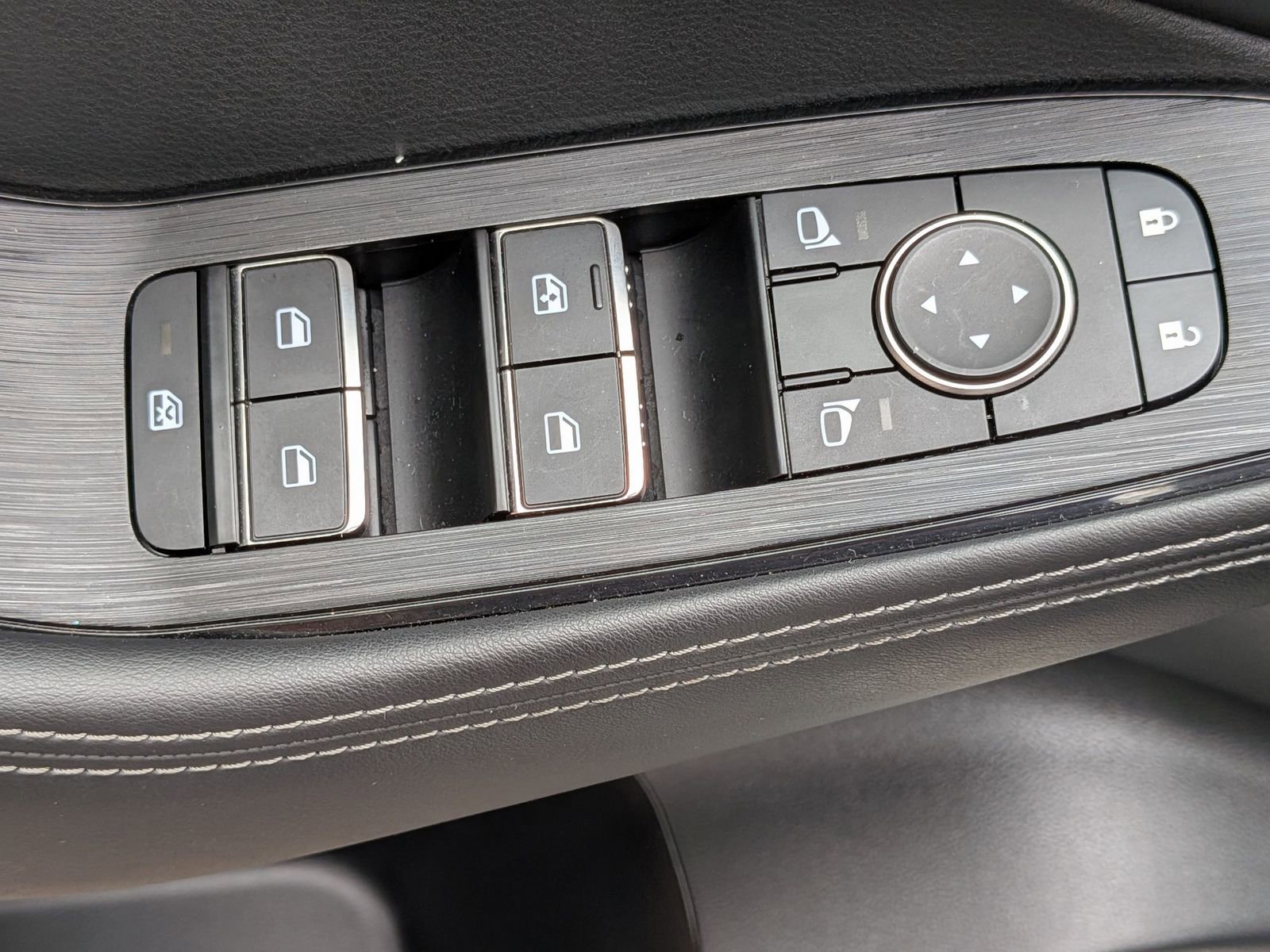 Used 2023 Nissan Rogue Platinum w/ Platinum Premium Package AWD/4WD image 14