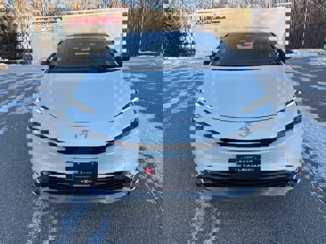 Used 2025 Toyota Prius XLE image 4