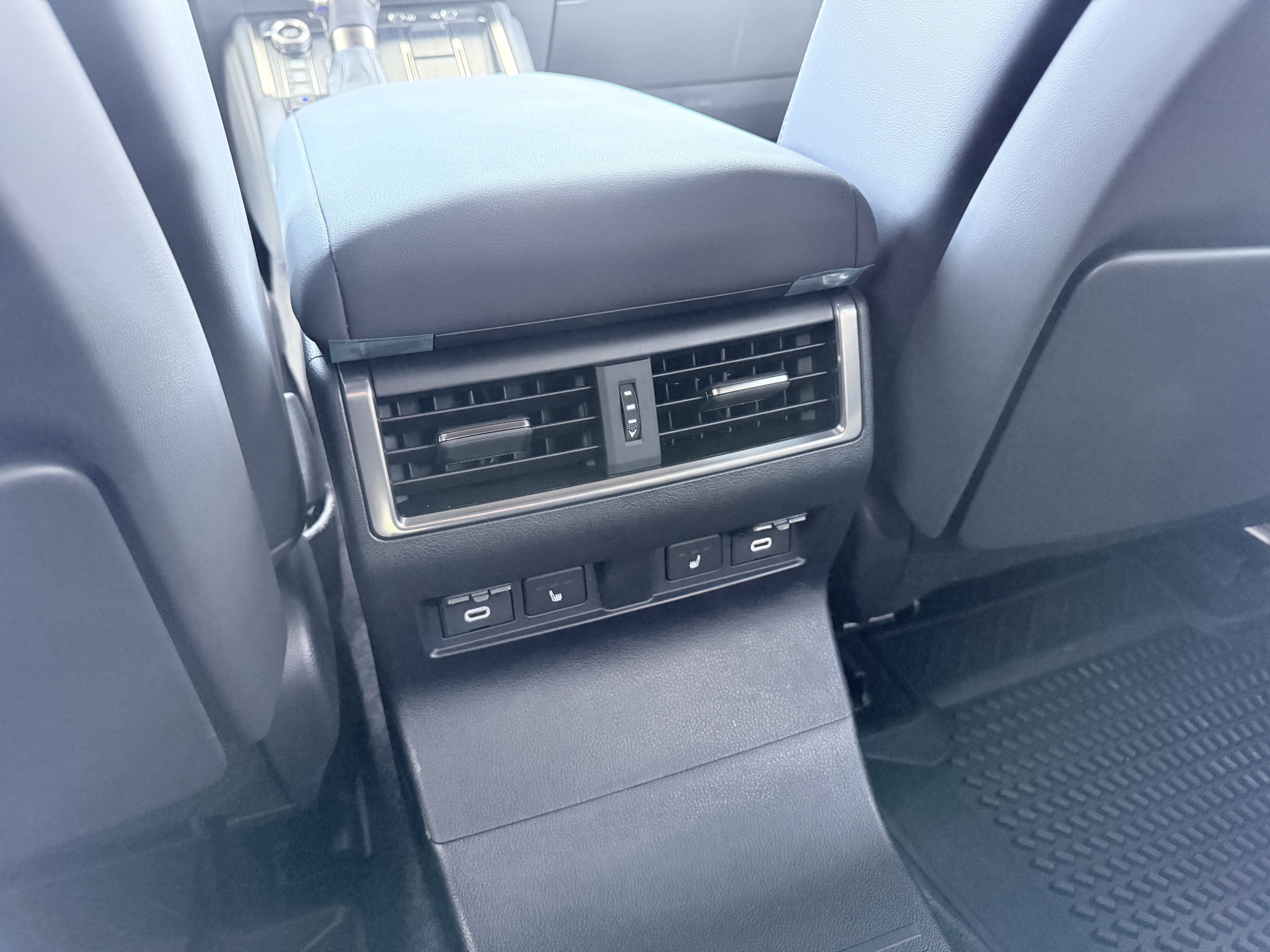 Used 2024 Lexus GX 550 image 33