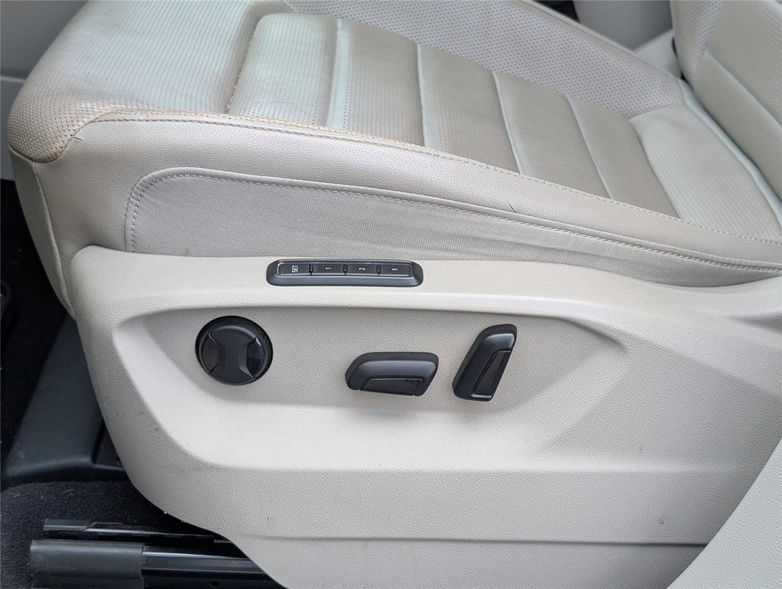 Used 2018 Volkswagen Atlas SEL Premium image 26