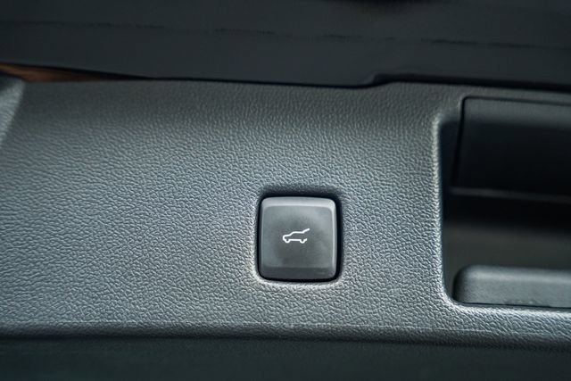 Used 2023 Ford Escape SE w/ PHEV Premium Package FWD image 11
