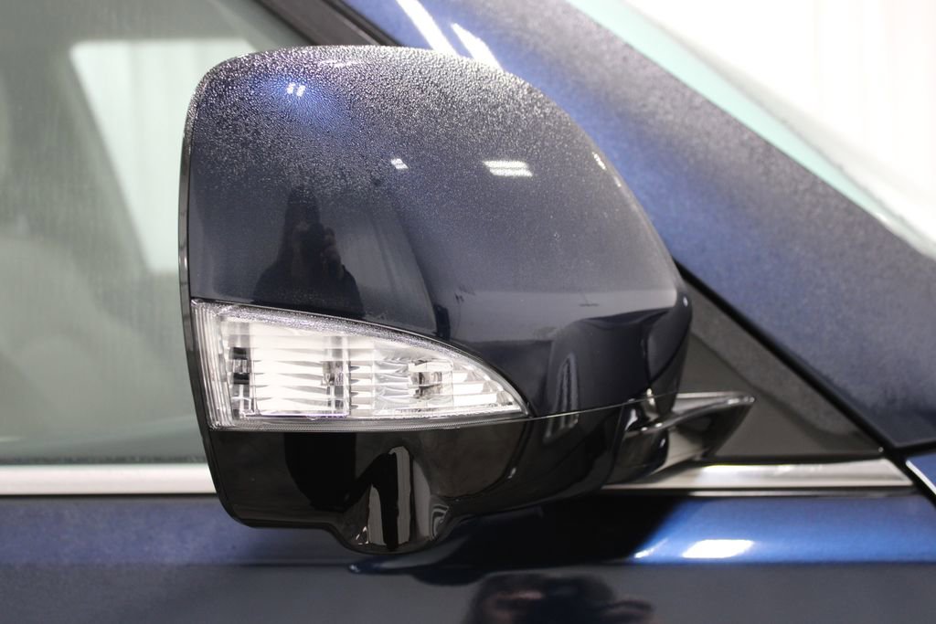 Used 2024 Nissan Armada SL w/ Captain's Chairs Package image 13