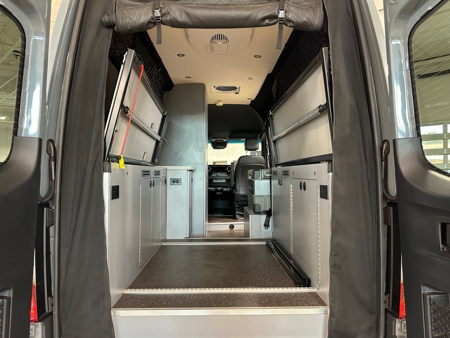 Used 2021 Mercedes-Benz Sprinter 2500 image 37