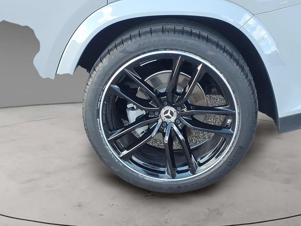 Used 2024 Mercedes-Benz GLS 450 4MATIC image 4