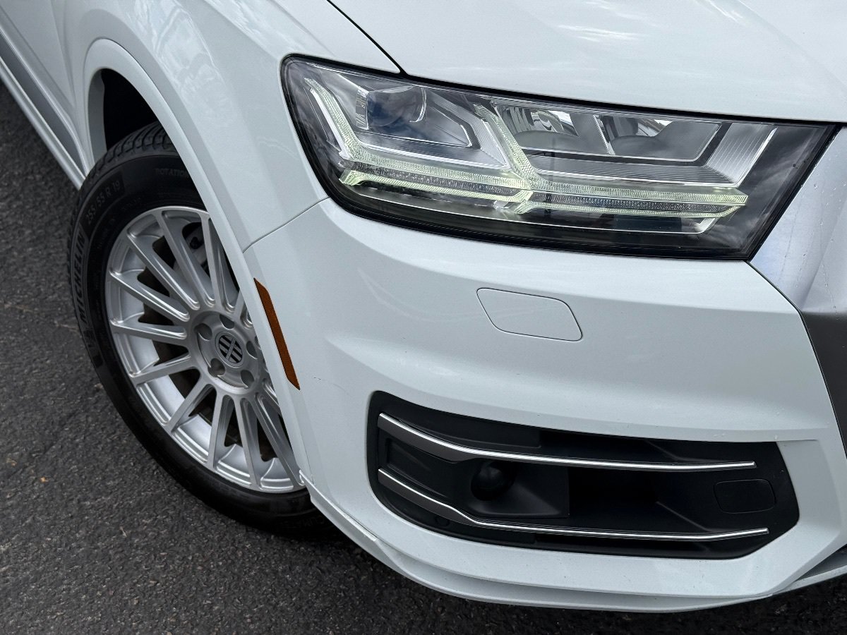 Used 2017 Audi Q7 3.0T Prestige AWD/4WD image 5