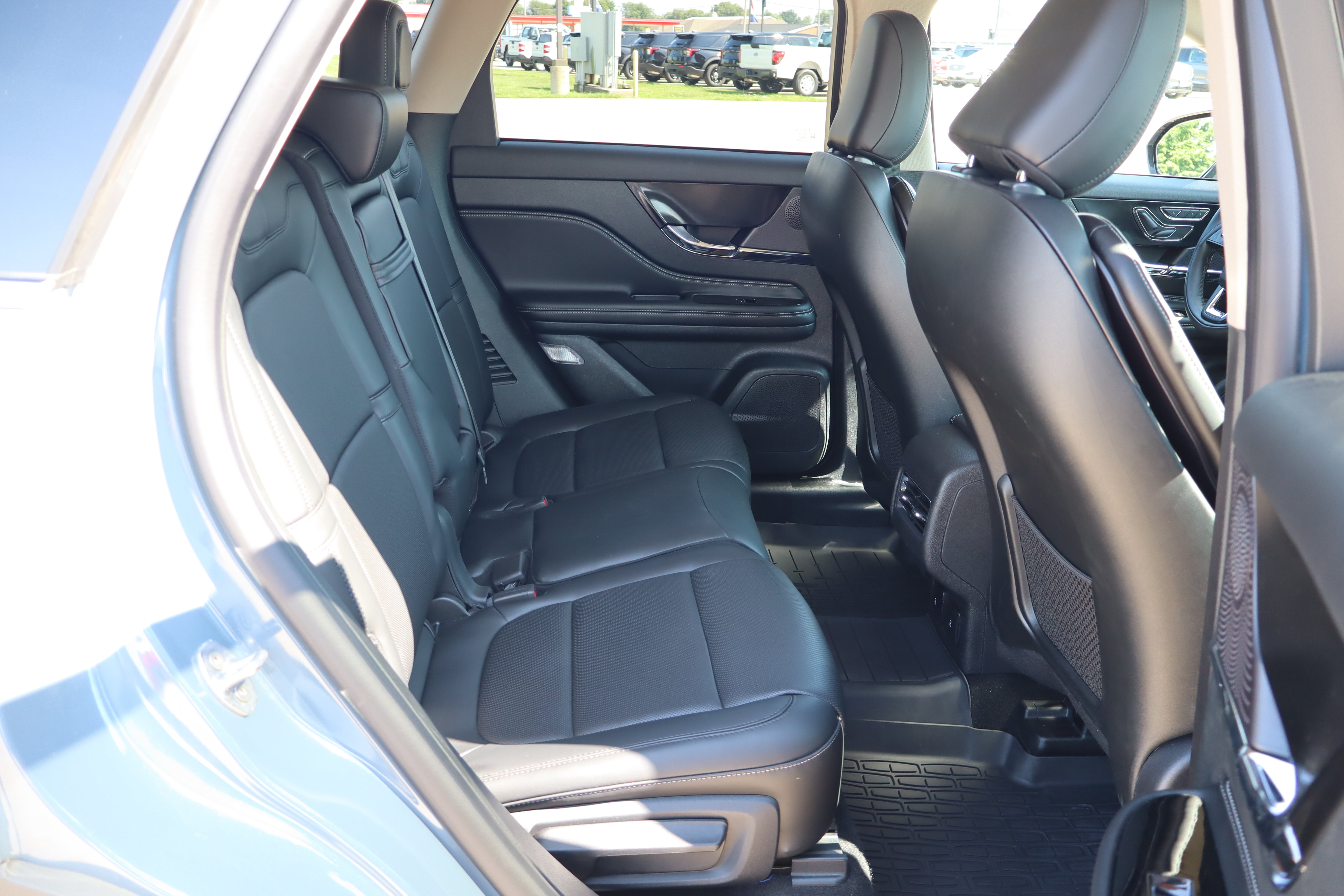 Used 2025 Lincoln Corsair Reserve AWD/4WD image 11