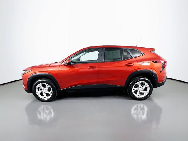Used 2024 Chevrolet Trax LS w/ LS Convenience Package FWD image 5