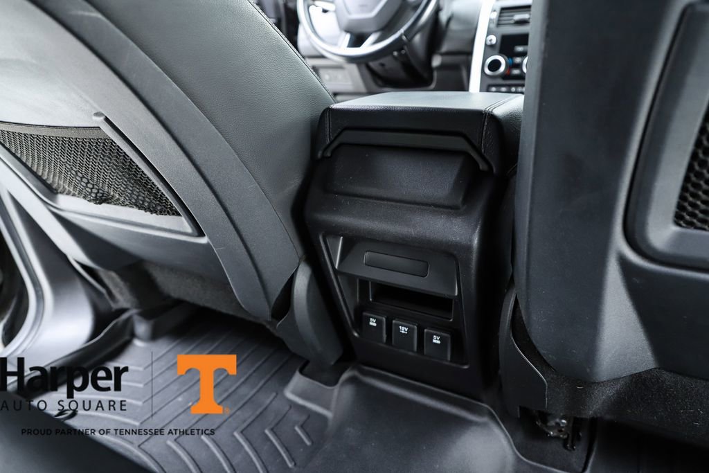 Used 2016 Land Rover Discovery Sport SE image 37