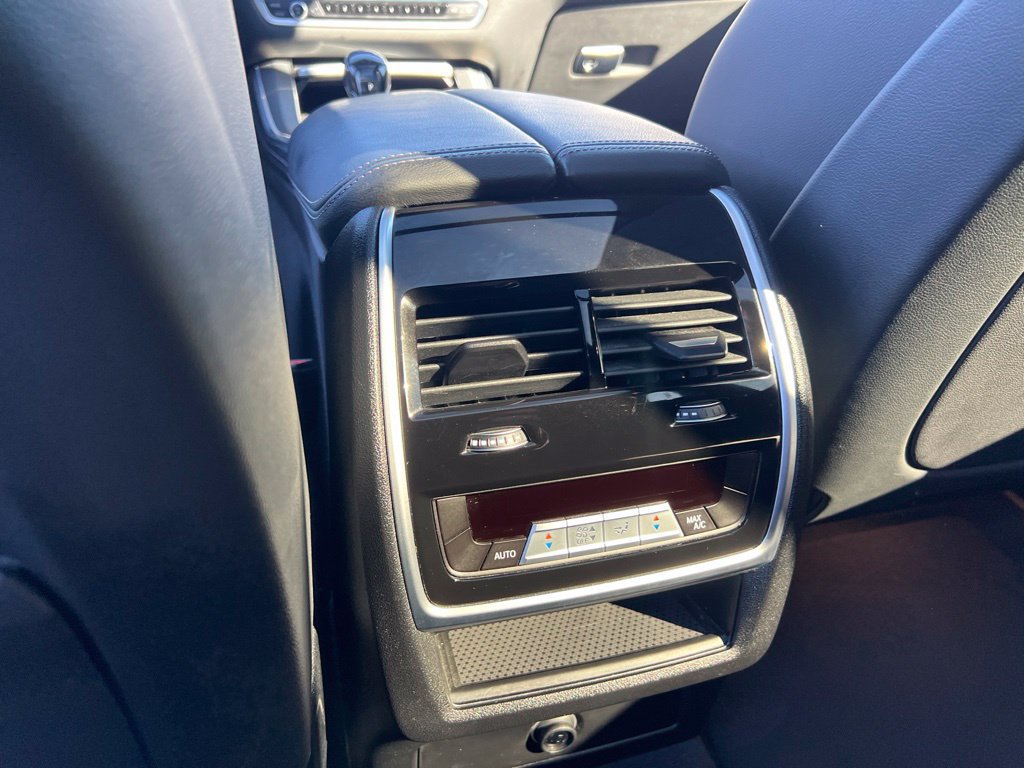 Used 2021 BMW X5 xDrive40i w/ M Sport Package AWD/4WD image 21