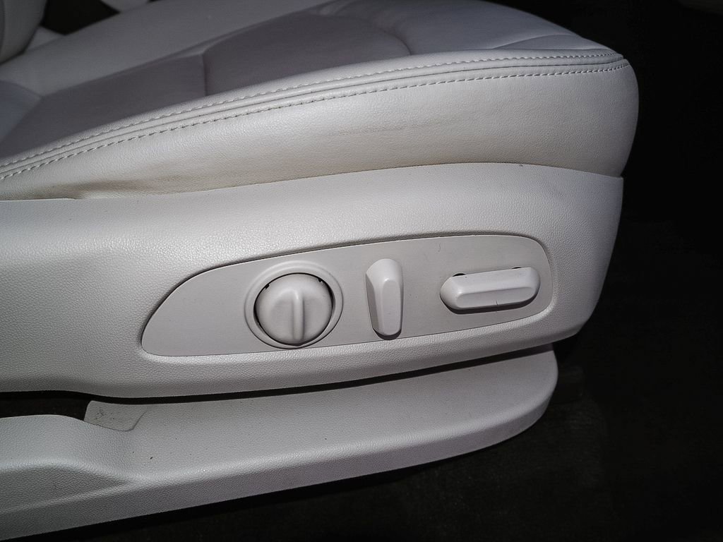 Certified 2023 Buick Enclave Essence image 23