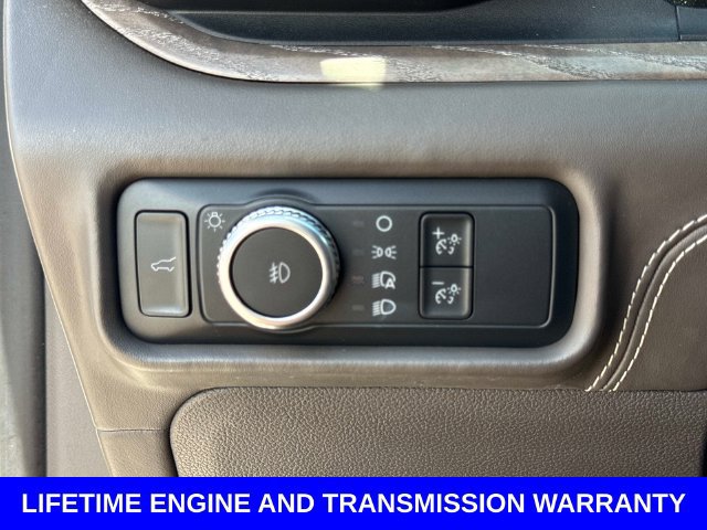 Used 2022 Ford Explorer Platinum w/ Equipment Group 601A AWD/4WD image 33