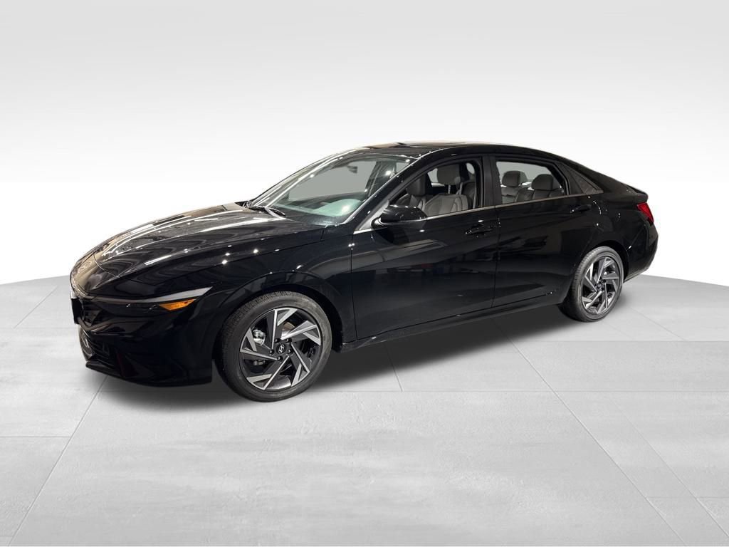 New 2026 Hyundai Elantra Limited FWD image 7