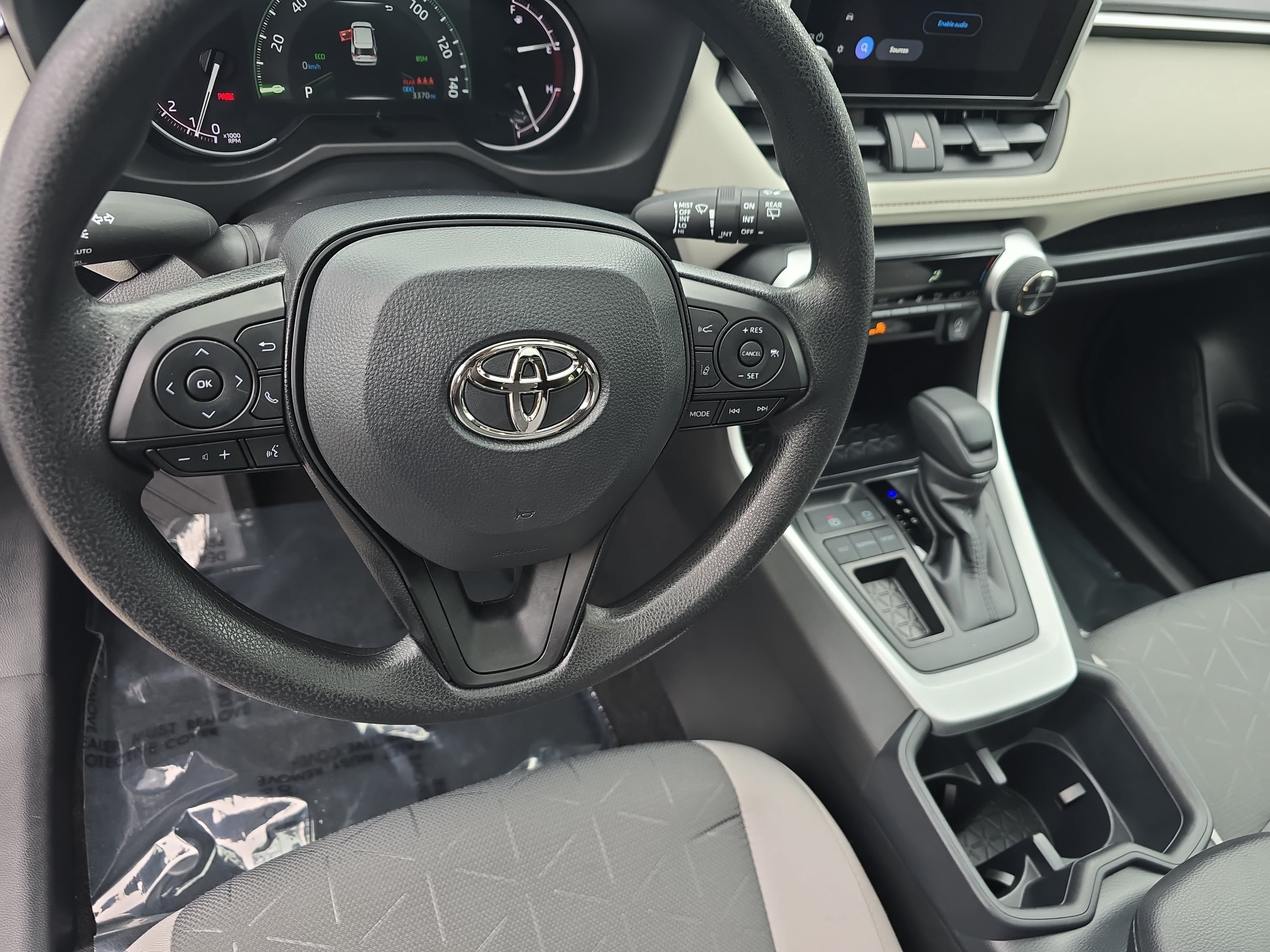 Used 2025 Toyota RAV4 XLE w/ Convenience Package FWD image 16