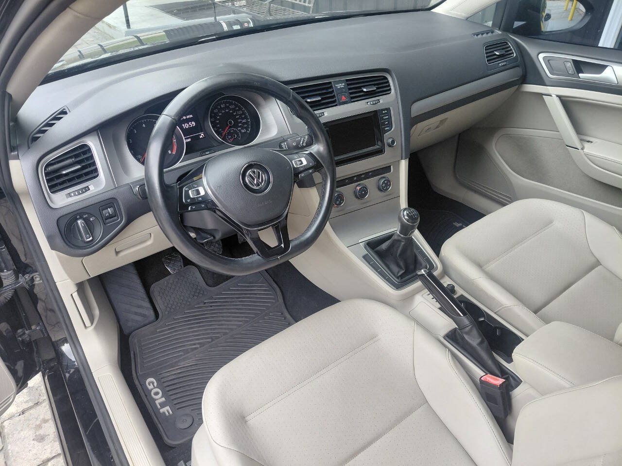 Used 2015 Volkswagen Golf S FWD image 9