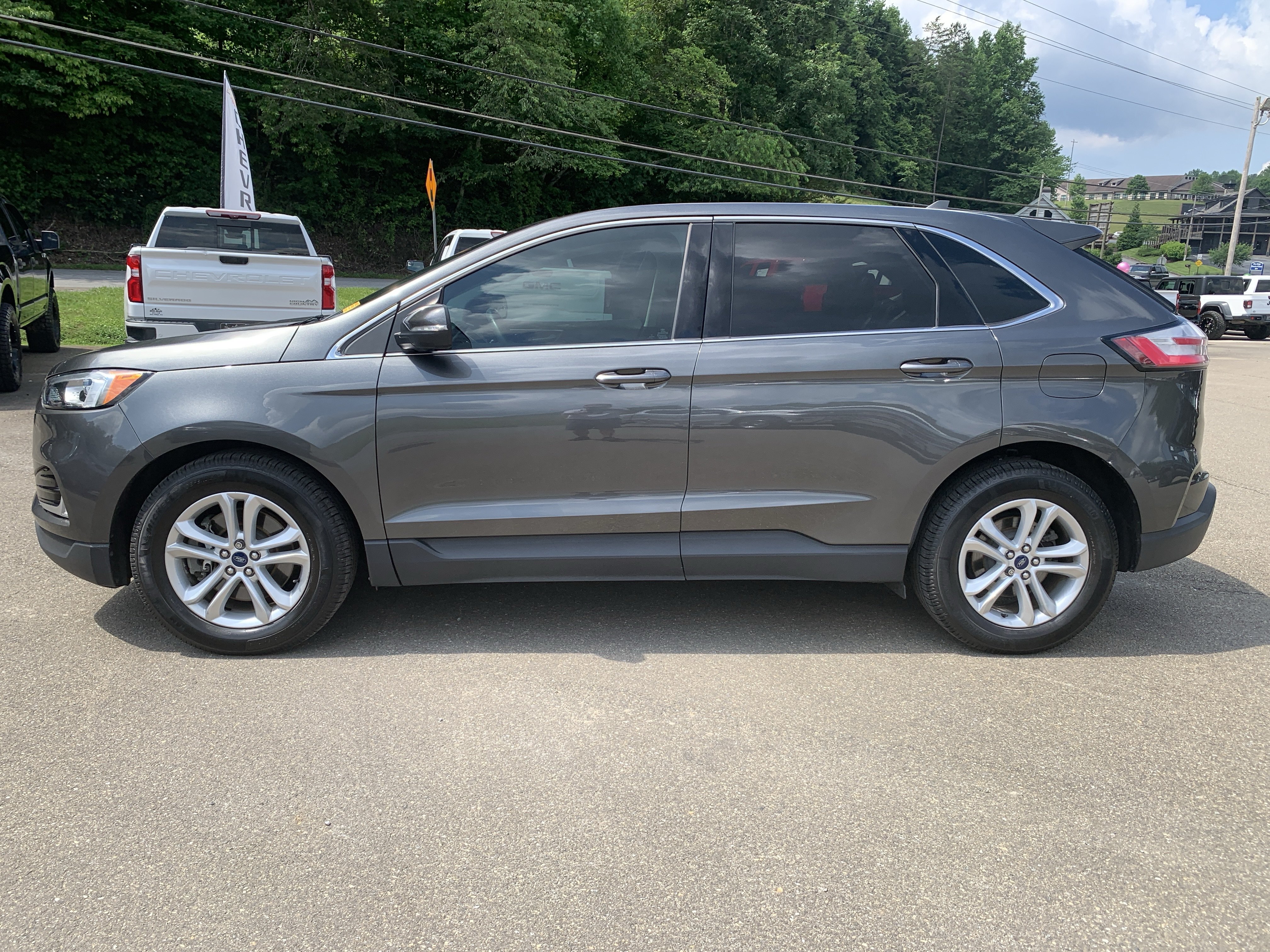 Used 2019 Ford Edge SEL w/ Equipment Group 201A AWD/4WD image 4
