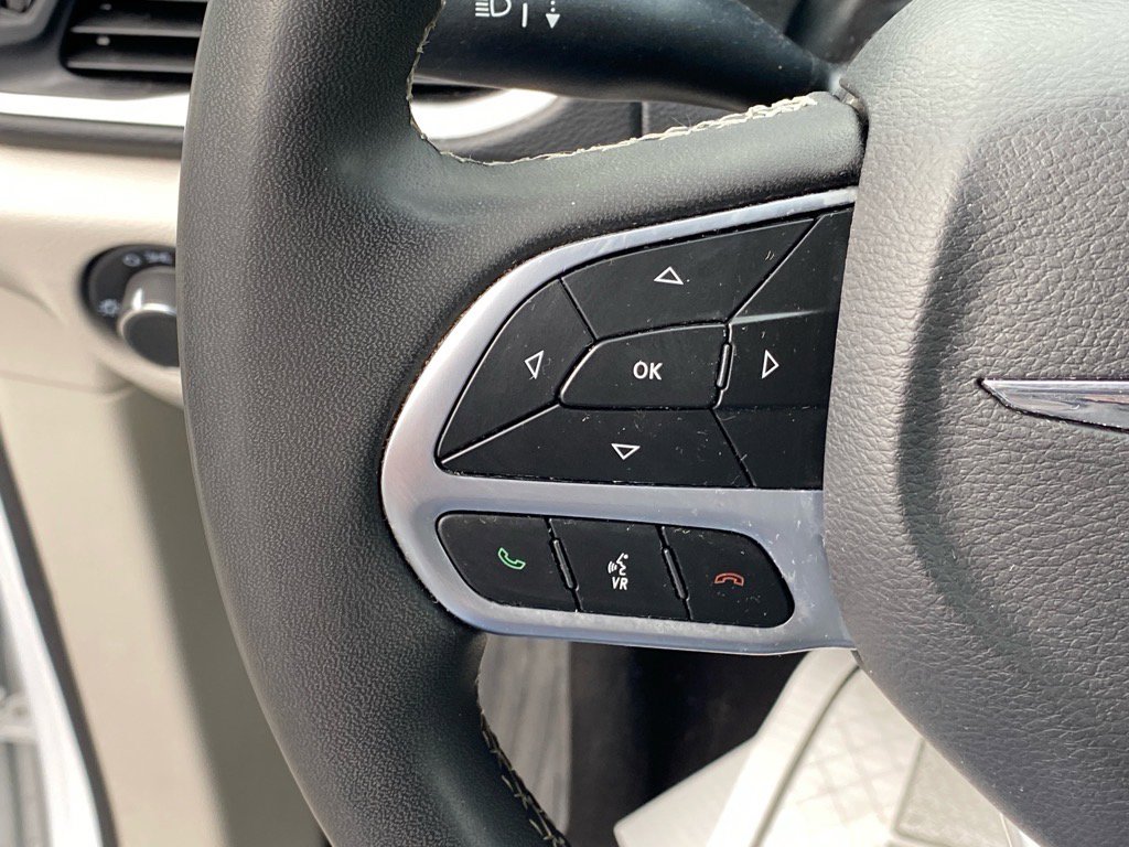 Used 2023 Chrysler Voyager LX image 18