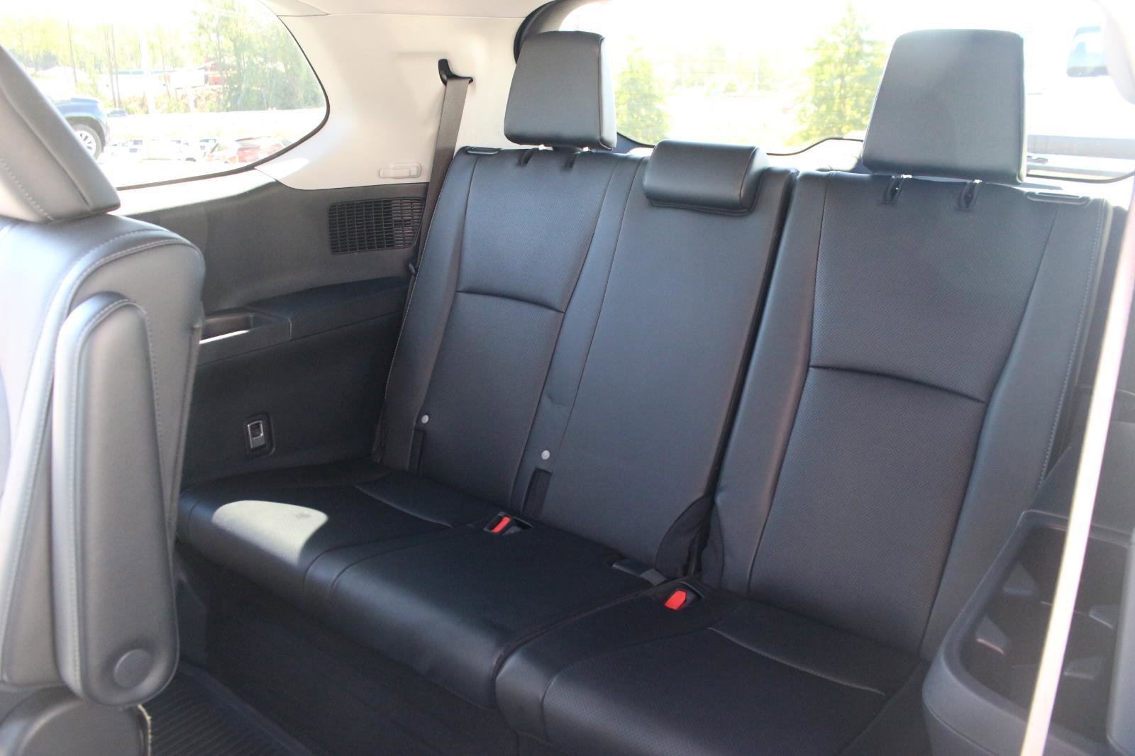 Used 2024 Toyota Grand Highlander Limited image 35