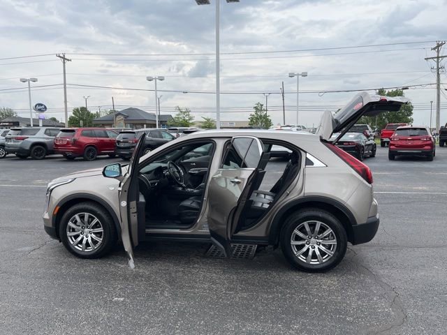 Used 2023 Cadillac XT4 Premium Luxury w/ Cold Weather Package FWD image 20