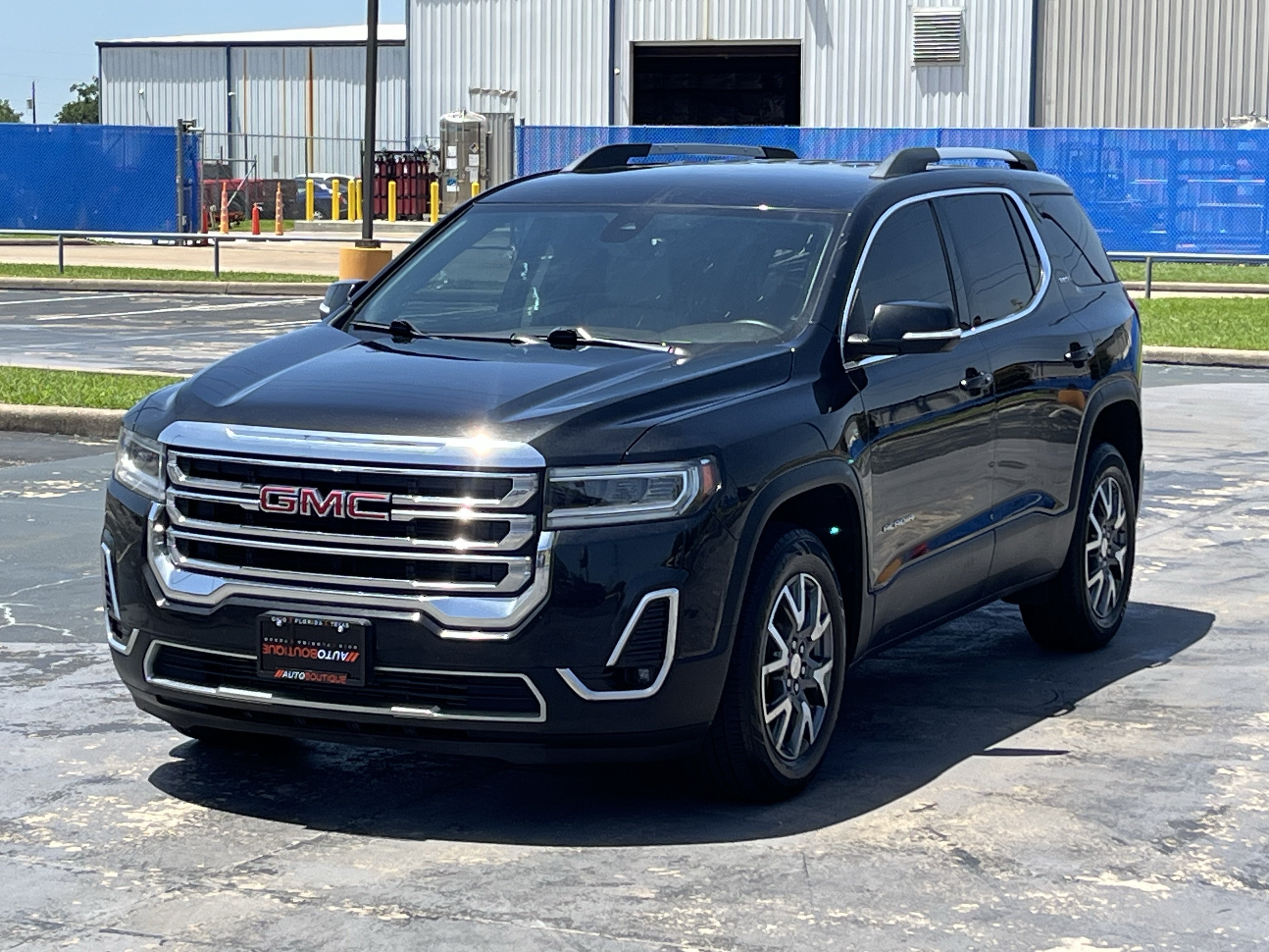 Used 2023 GMC Acadia SLT AWD/4WD image 5