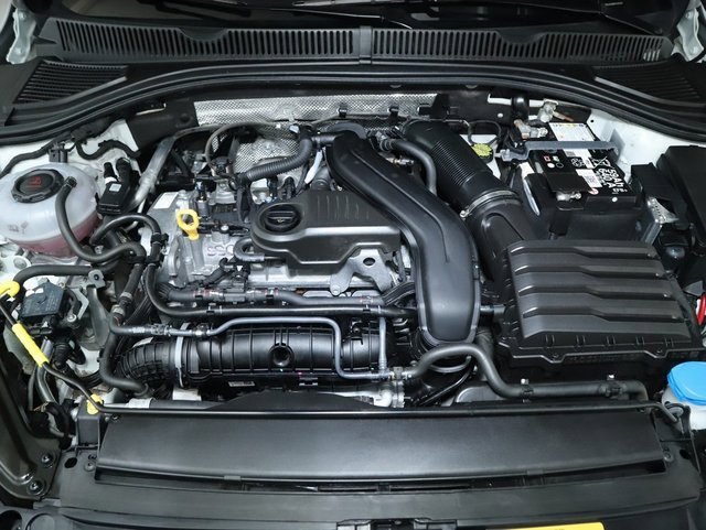 Certified 2025 Volkswagen Jetta S image 33