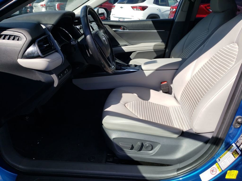 Used 2019 Toyota Camry SE w/ Convenience Package image 9