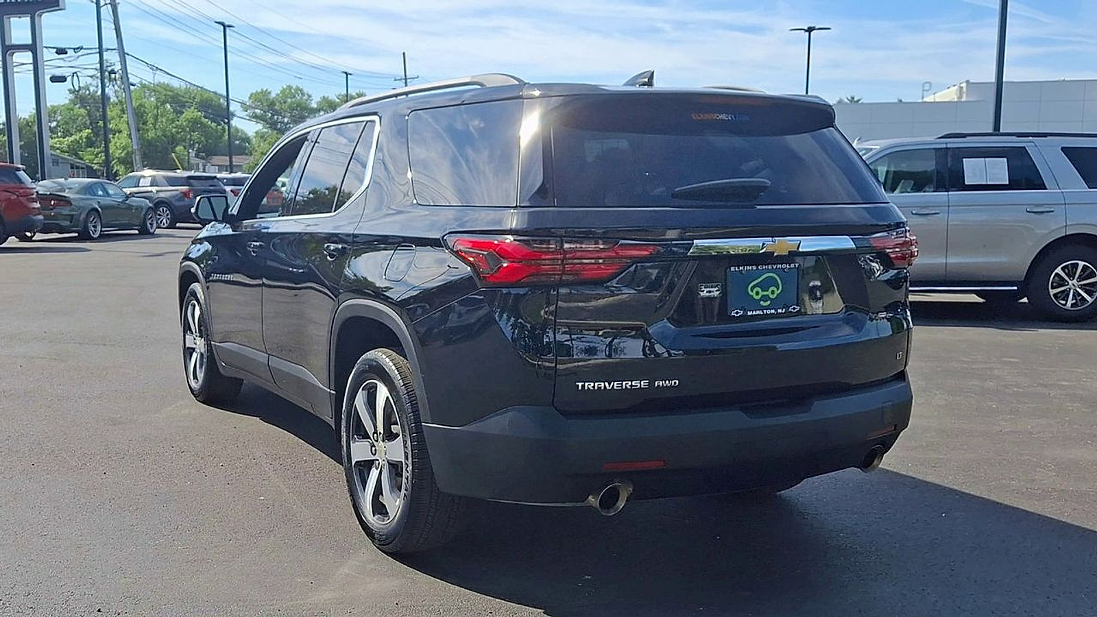 Certified 2023 Chevrolet Traverse LT w/ LT Premium Package AWD/4WD image 9