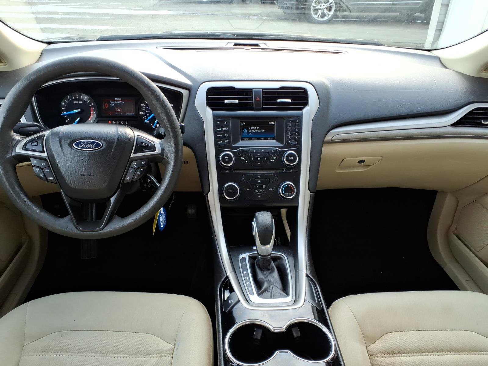 Used 2015 Ford Fusion SE image 6