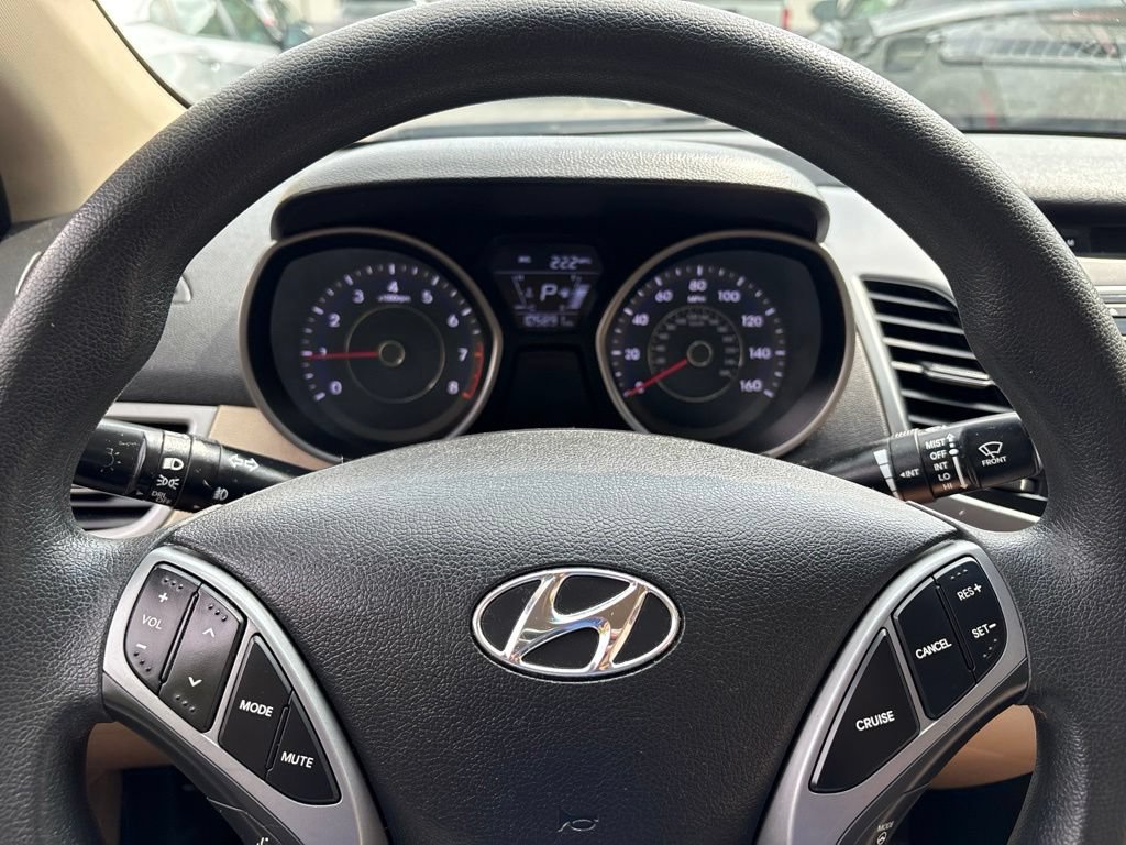 Used 2015 Hyundai Elantra SE w/ Option Group 02 FWD image 17